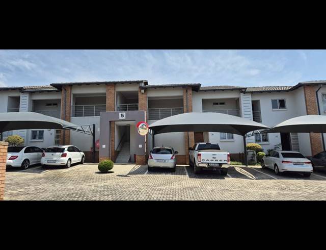 2 BEDROOM TOWNHOUSE FOR SALE IN ERAND GARDENS
